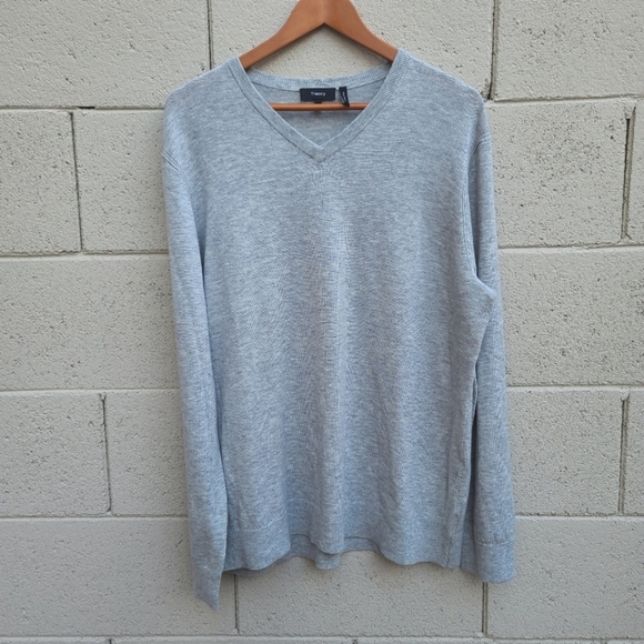 Theory | Riland V-Neck Sweater Gray Merino Wool Blend - Picture 2 of 15